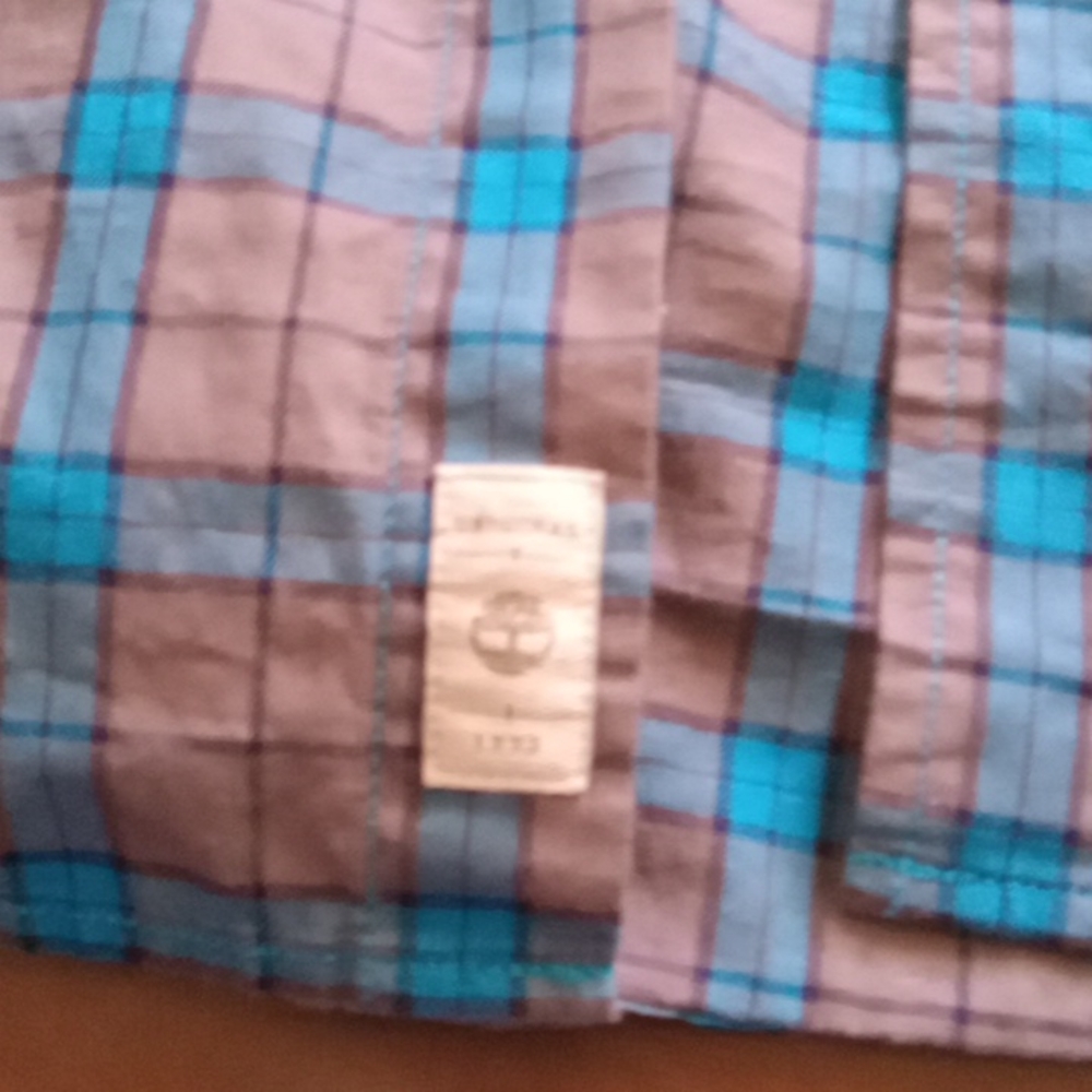 Button down - Picture 2 of 3